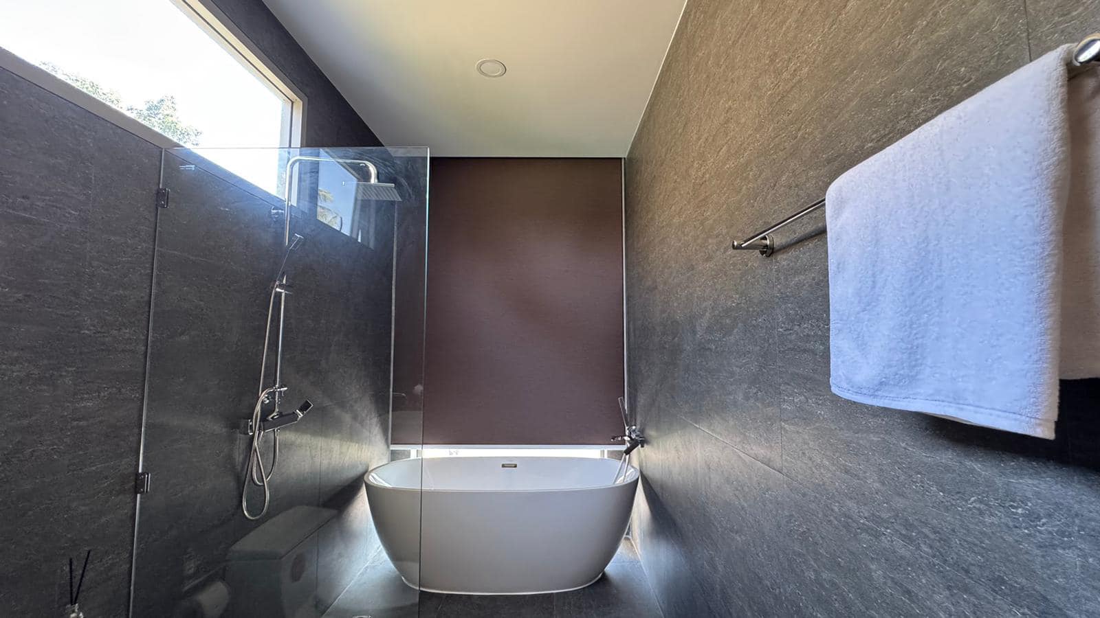 Modern 3-Bedroom Saltwater Pool Villa in Ban Tai | 2023 Build Near Phra Lan Beach