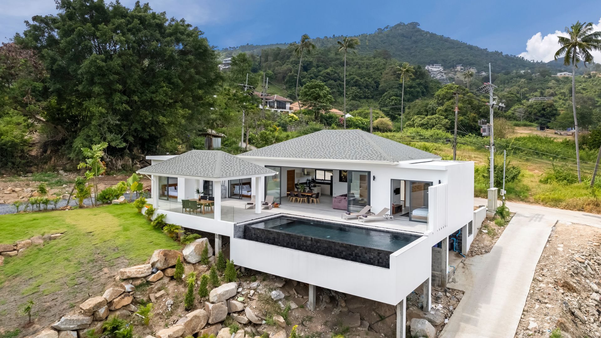 Modern 3-Bedroom Sea View Villa in Chaweng | 2024 New Build Investment