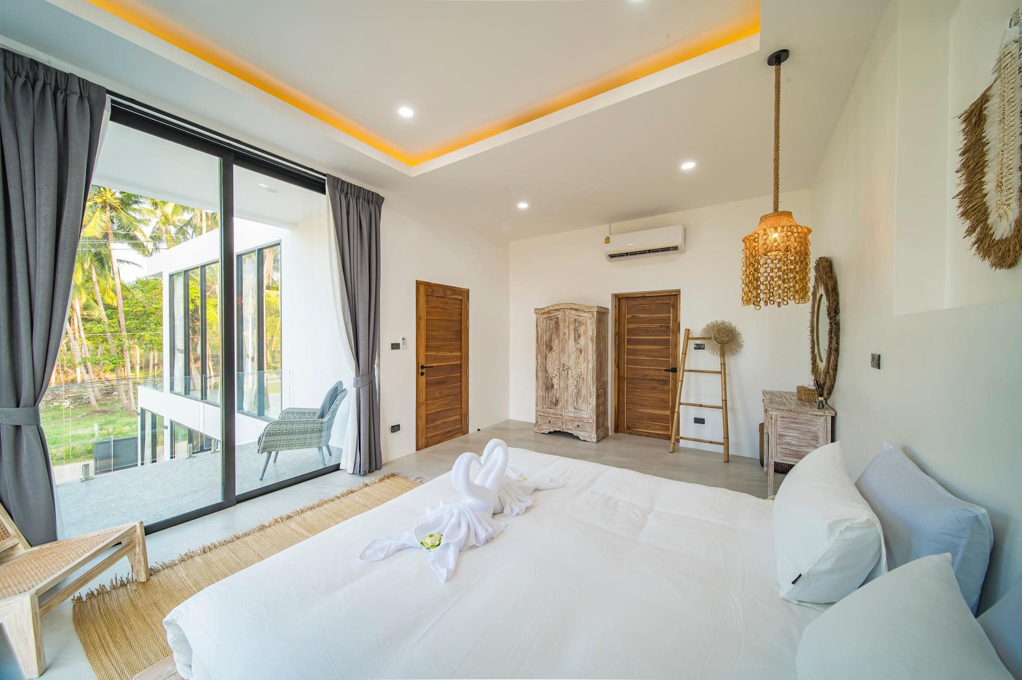 Stunning New 3BR Modern Pool Villa in Ban Tai – 300m Walk to Beach
