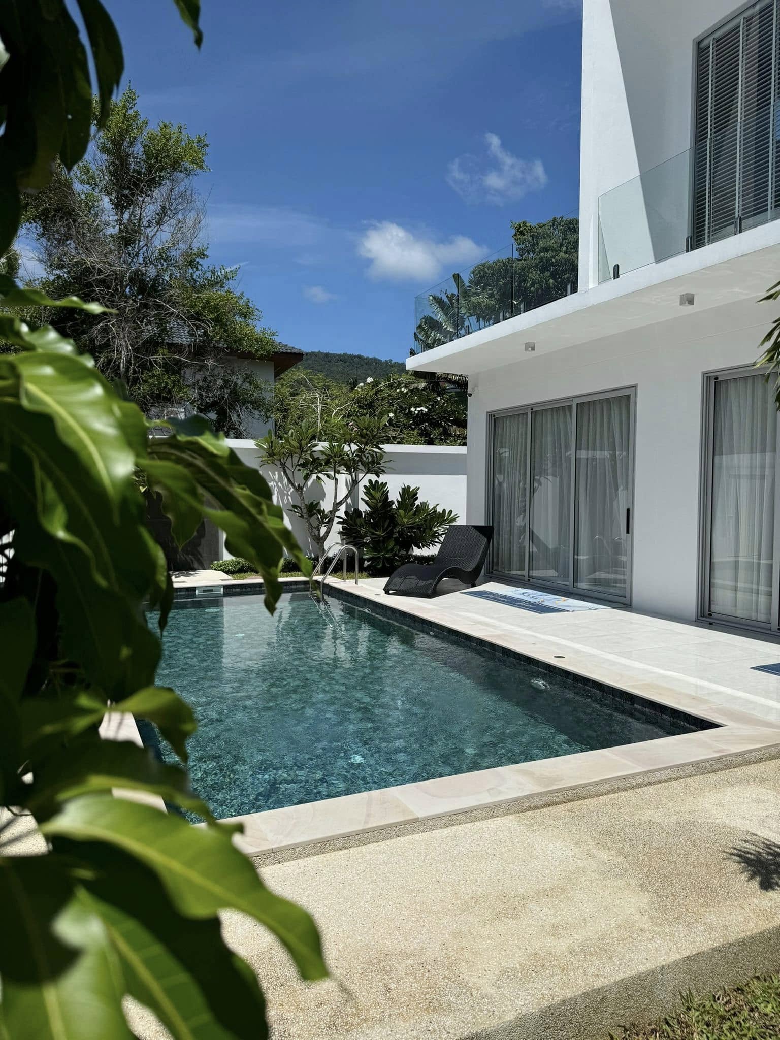 Brand-New 3-Bedroom Sunset View Villa in Ban Tai | Modern Teak Wood Finishes