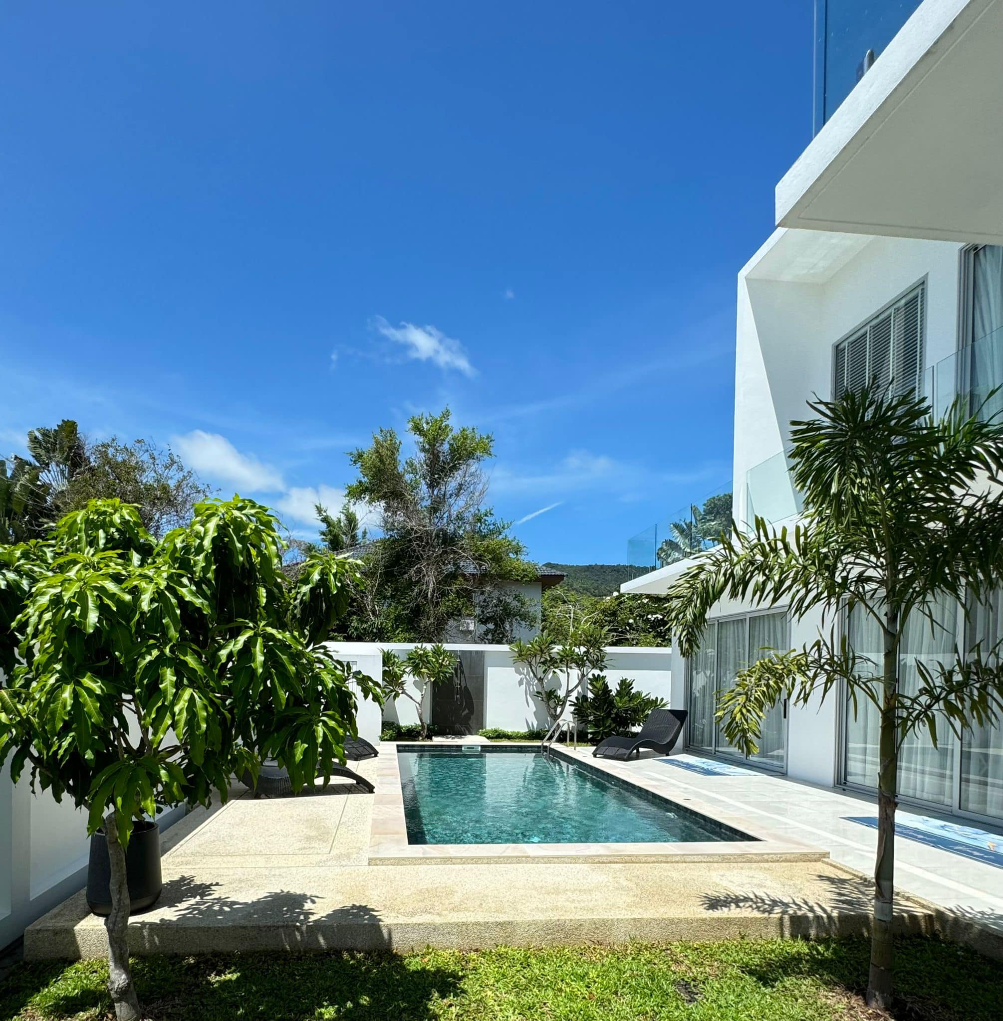 Brand-New 3-Bedroom Sunset View Villa in Ban Tai | Modern Teak Wood Finishes