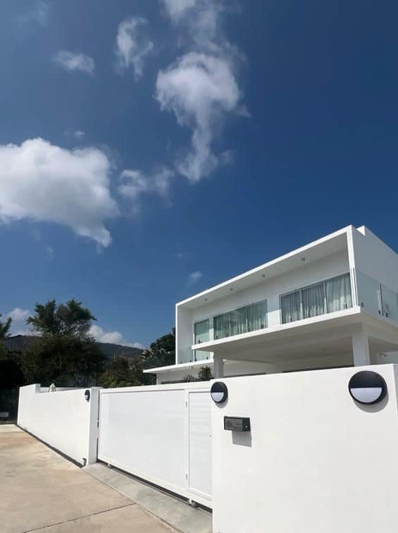 Brand-New 3-Bedroom Sunset View Villa in Ban Tai | Modern Teak Wood Finishes