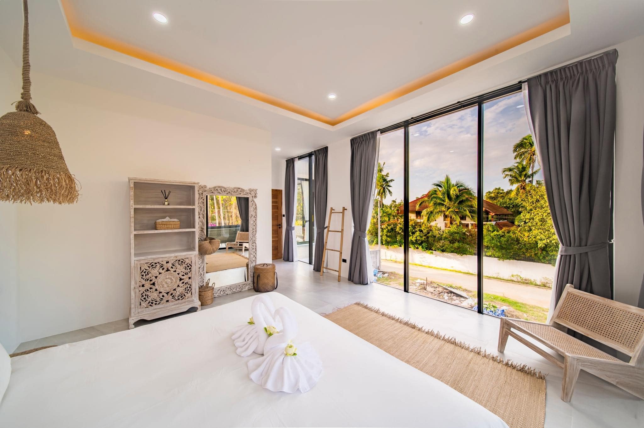 Stunning New 3BR Modern Pool Villa in Ban Tai – 300m Walk to Beach