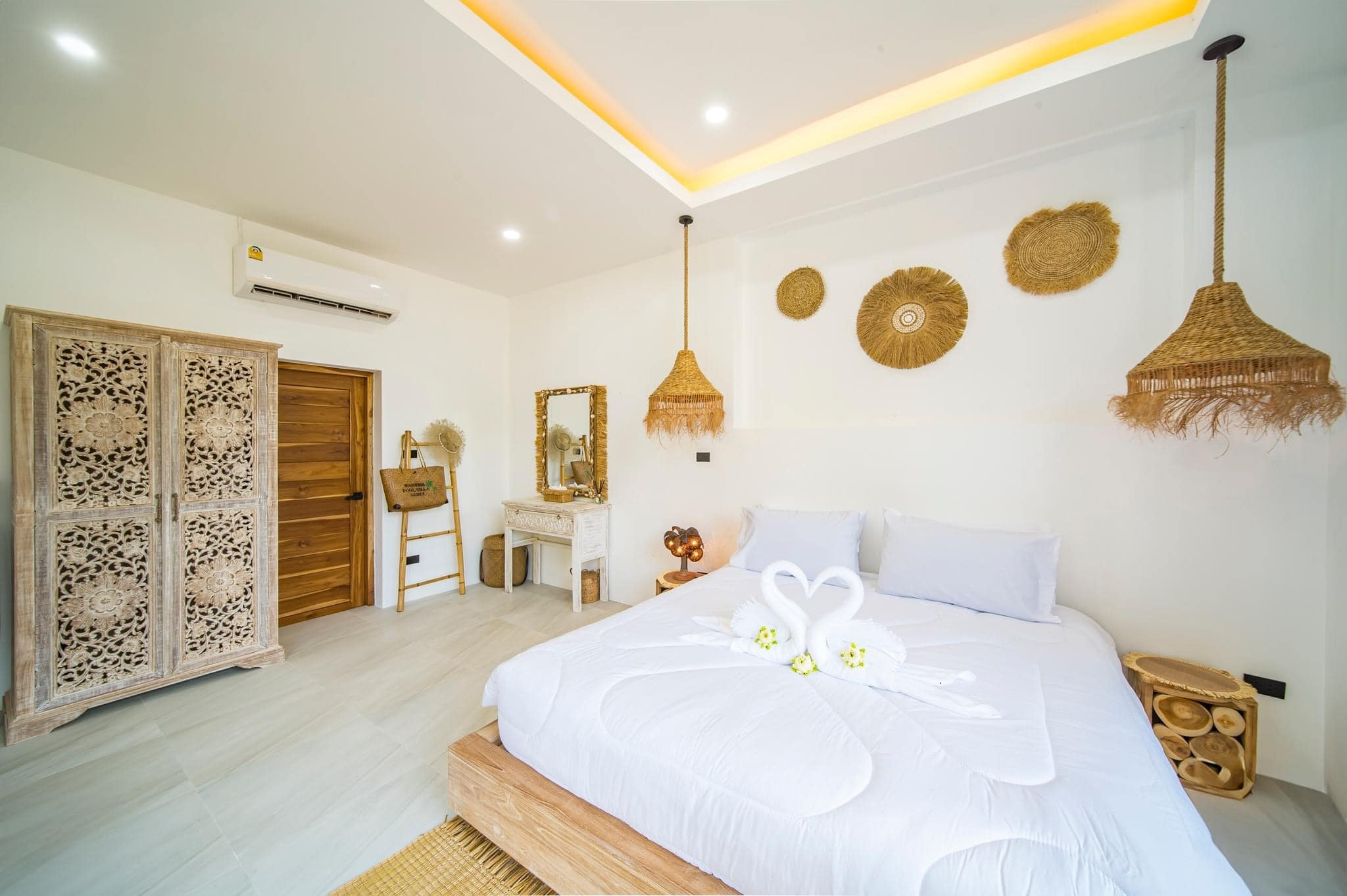 Stunning New 3BR Modern Pool Villa in Ban Tai – 300m Walk to Beach