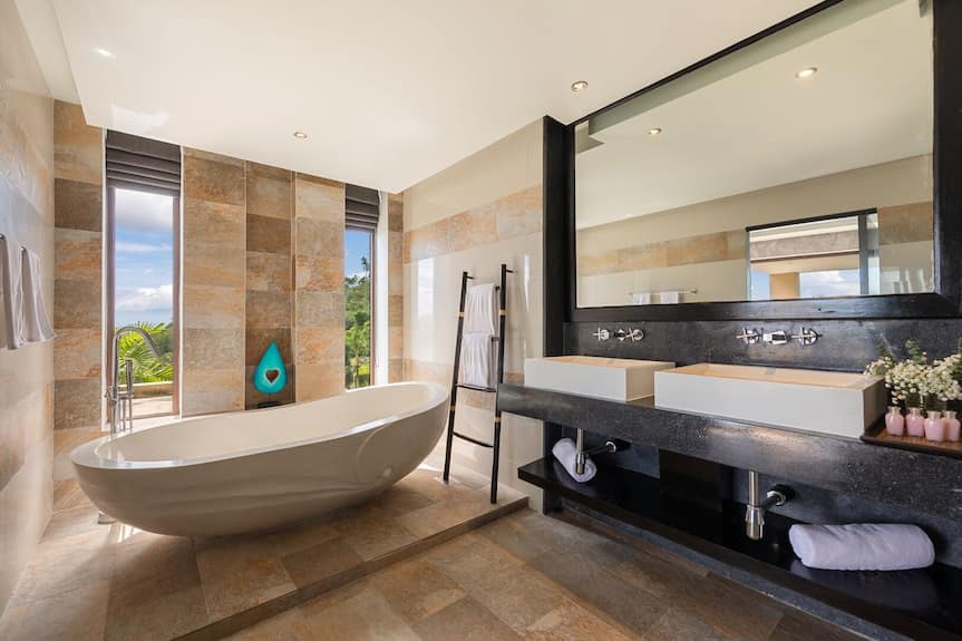 Panoramic 4-Bedroom Hillside Estate in Chaweng | 180° Coastal Views & Private Plunge Pool